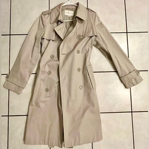 Banana Republic trench coat in size M